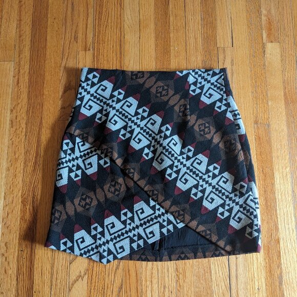 Zara geometrical design mini skirt - Picture 1 of 7